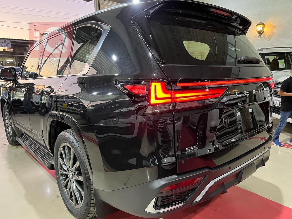 Lexus LX